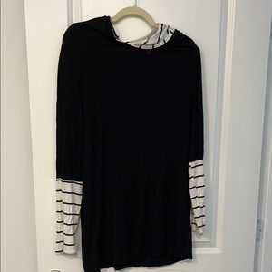 NWOT Honeyme Black and White Asymmetrical Hoodie